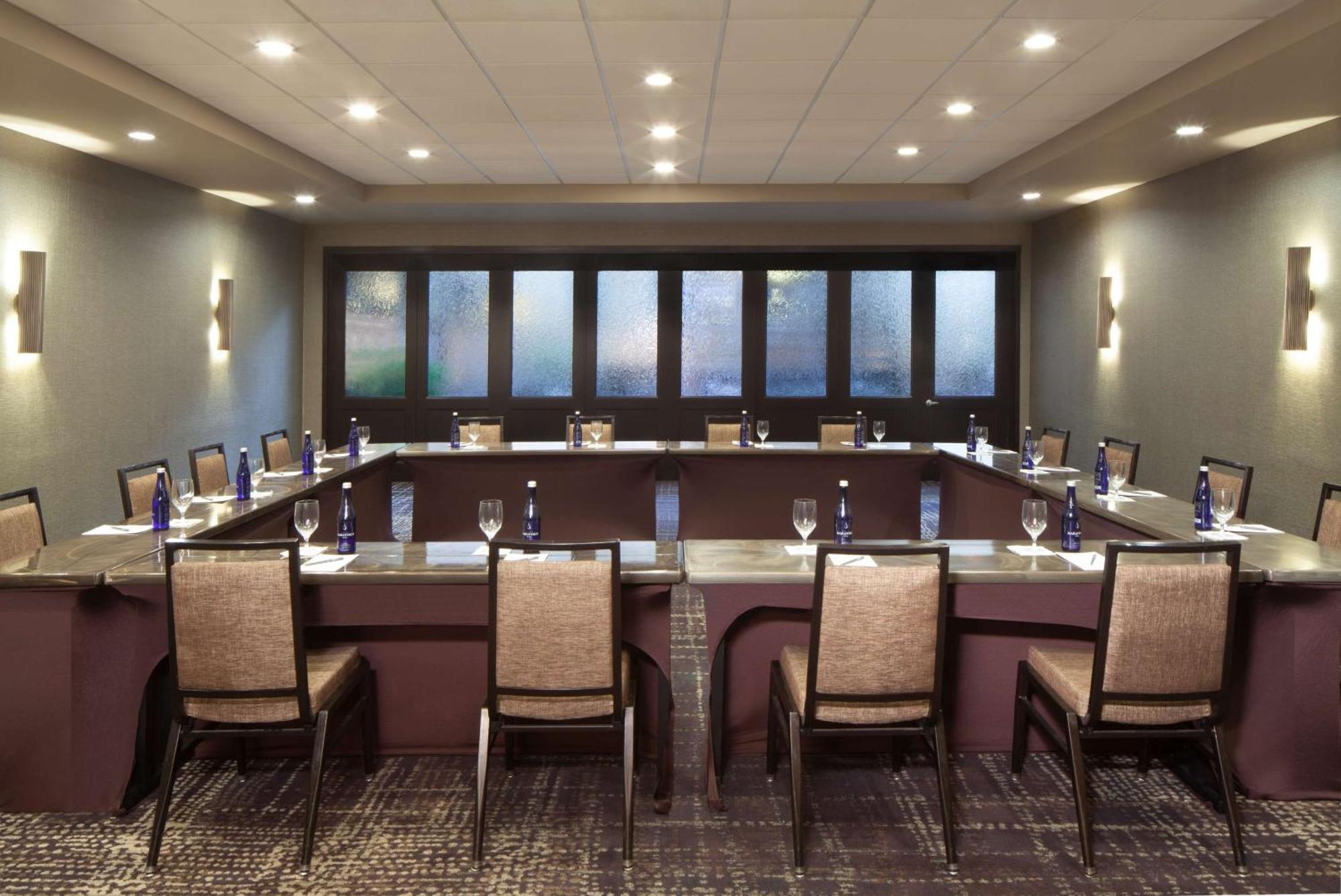 Embassy Suites By Hilton Philadelphia Airport Extérieur photo