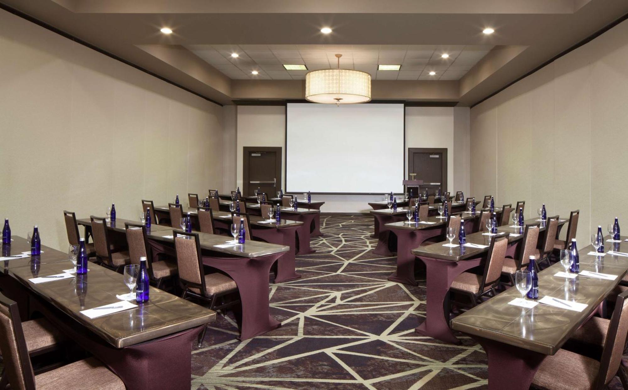 Embassy Suites By Hilton Philadelphia Airport Extérieur photo