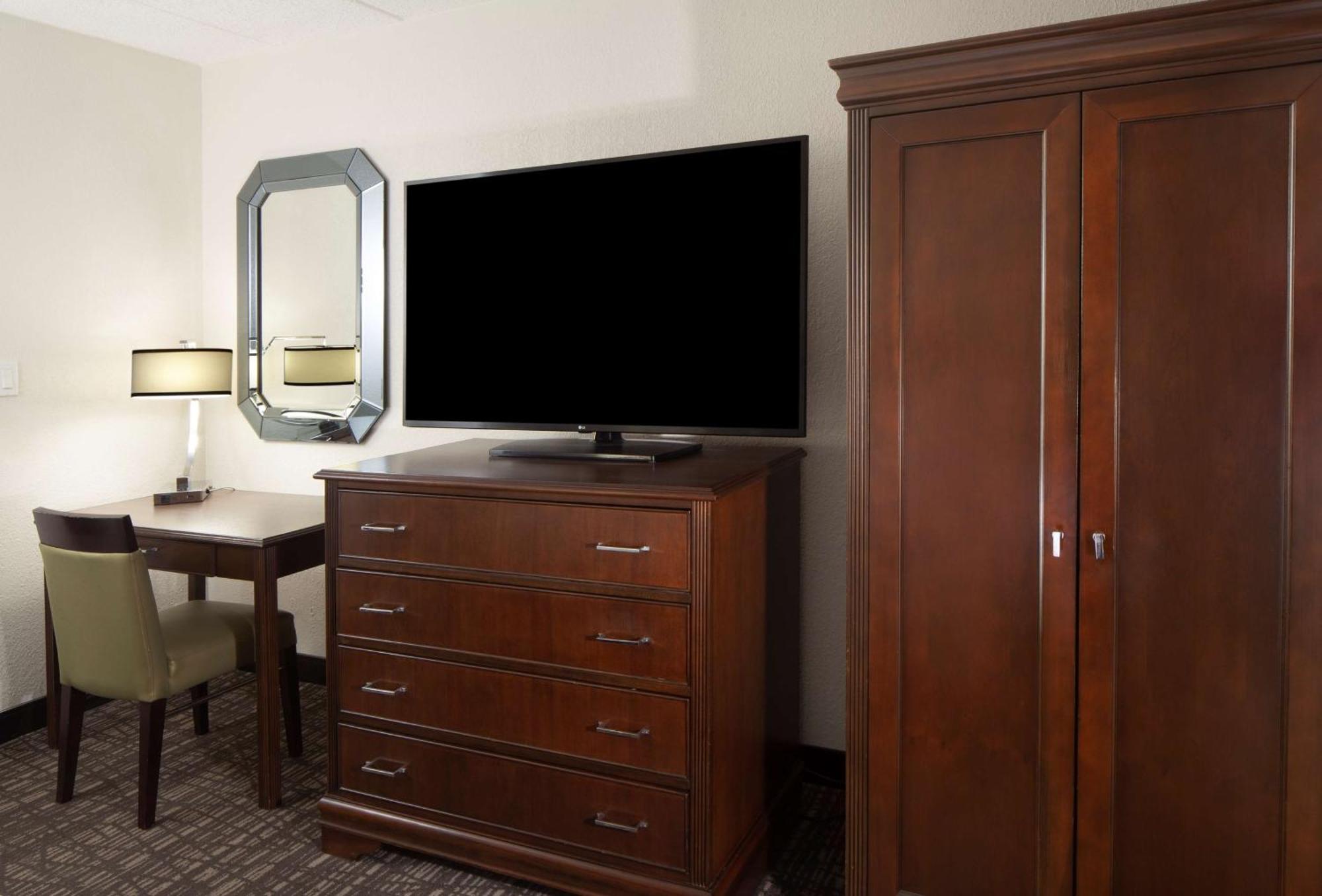 Embassy Suites By Hilton Philadelphia Airport Extérieur photo